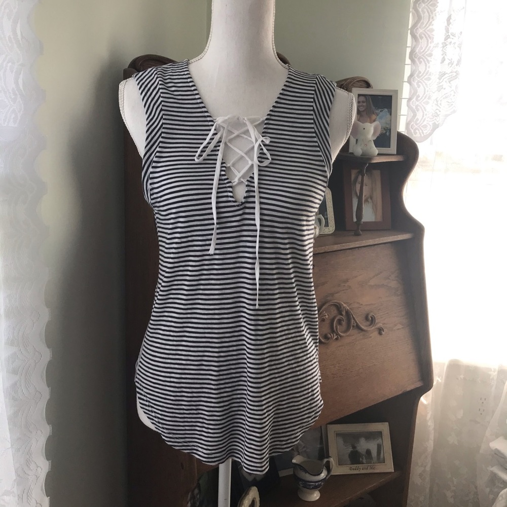 ⭐️5/$20 SPLENDID Women’s Tank SZ XS